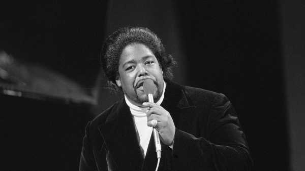 Stasera in TV: "Ghiaccio bollente". Barry White - Let The Music Play