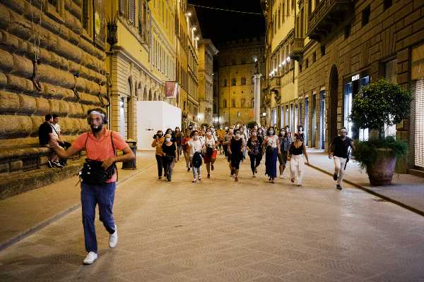 Walking thérapie - Torna l'evento itinerante e interattivo che ha come scenografia Firenze e i suoi abitanti Walking thérapie - Torna l'evento itinerante e interattivo che ha come scenografia Firenze e i suoi abitanti