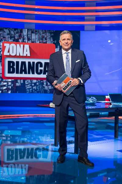 Rete 4 - Stasera a "ZONA BIANCA" Giuseppe Brindisi intervista Giuseppe Conte e Andrea Crisanti